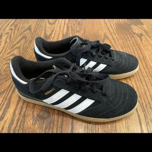 Boys Adidas Busenitz Shoes size 3 brand new